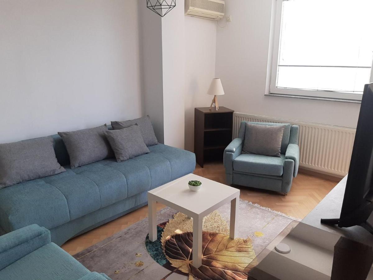 Iv2020 Apartment Skopje Bagian luar foto